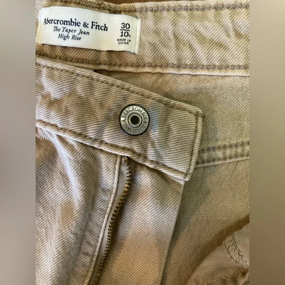 Abercrombie & Fitch the taper Jean. High rise. Size 30 waist 10R curve love - Picture 3 of 10